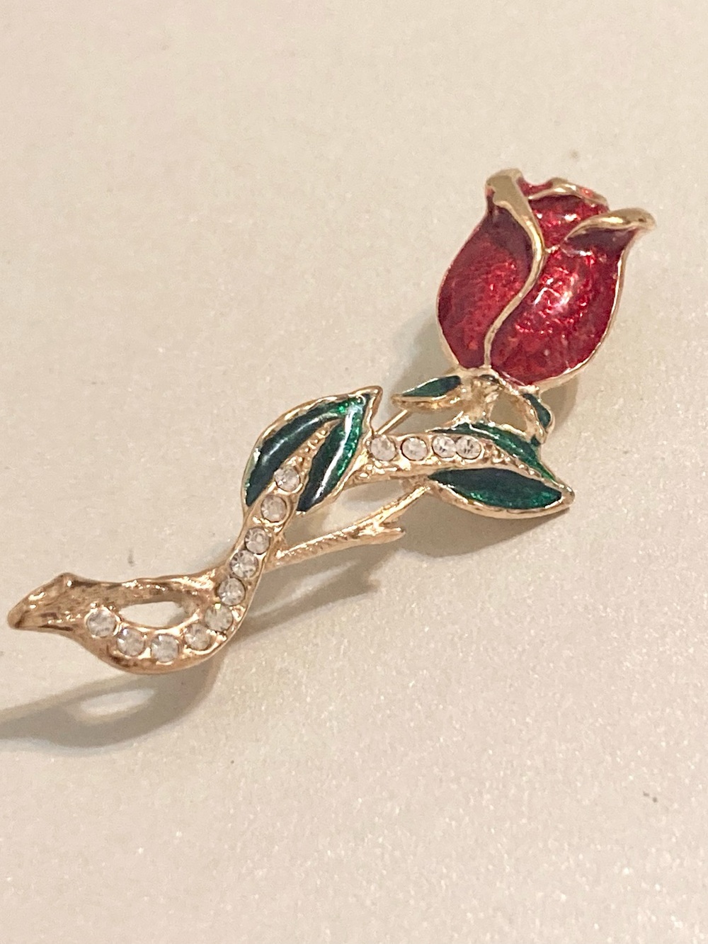 Signed Gold-Tone Red Rose rhinestone Brooch Women Jewelry accessory - Picture 3 of 7